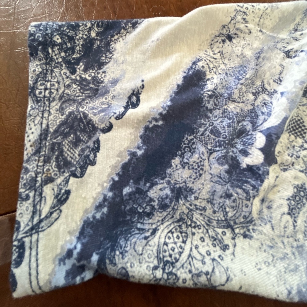 Chico's Woman Navy and White Scoop Neck Printed Long Sleeve Top SZ 3/16/XL EUC - Picture 7 of 11